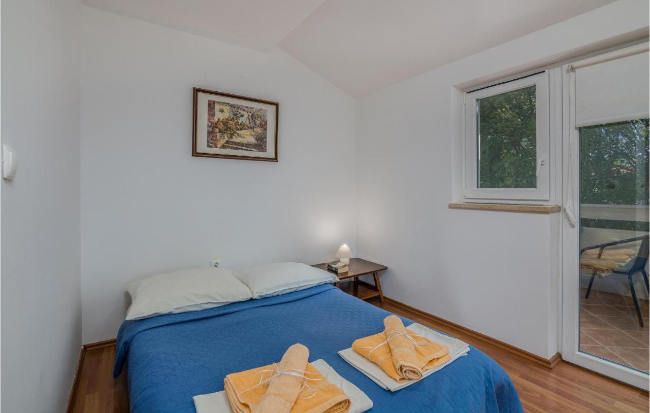 Nice Apartment In Malinska Dubasnica With Kitchen Kültér fotó