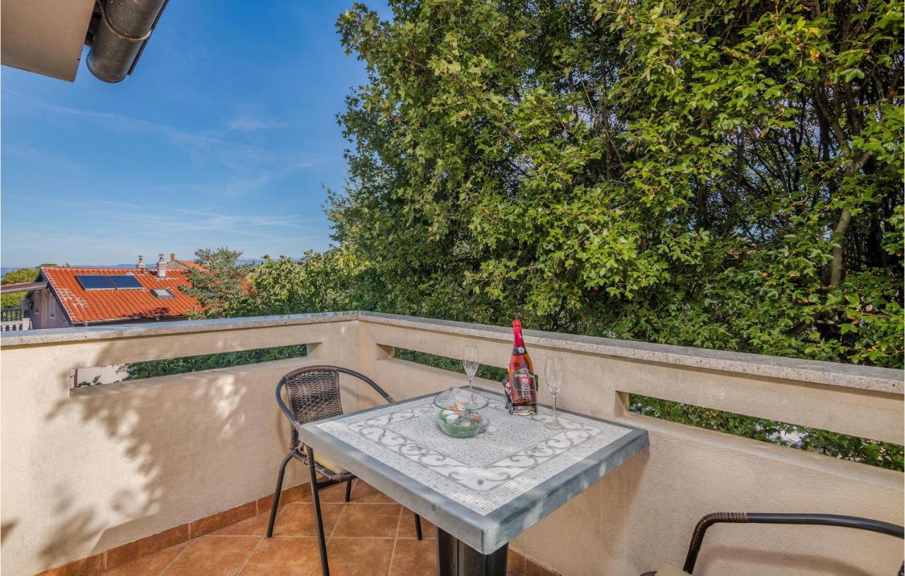 Nice Apartment In Malinska Dubasnica With Kitchen Kültér fotó
